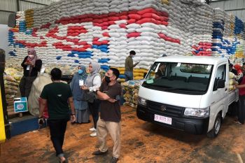 Bulog Sulselbar kembali suplai beras ke luar wilayah