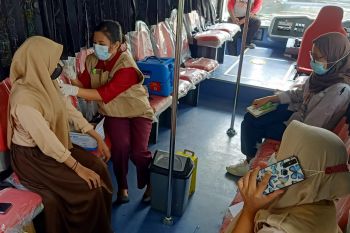 Bantu daerah percepat tingkat vaksinasi, DSLNG gelar program vaksin keliling