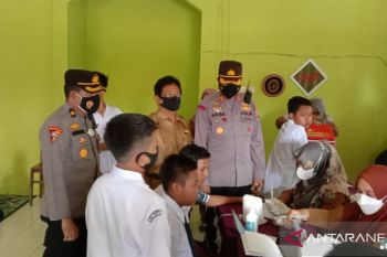 Polres Pasbar "Gempur" terus percepatan vaksin, 1.325 orang lagi disuntik