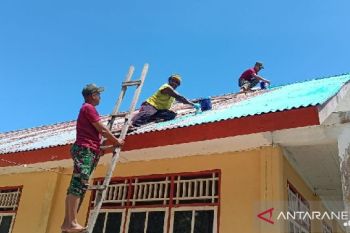 Satgas TNI Yonif 131 bantu warga renovasi gereja di perbatasan