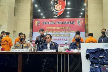 Polri ungkap kejahatan judi dan pornografi "online" omzet Rp4,5 miliar