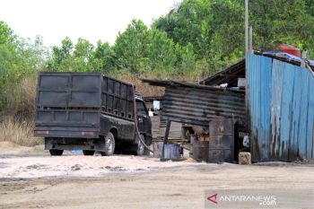 Tim Gabungan TNI-Polri gerebek gudang minyak ilegal di Maurojambi
