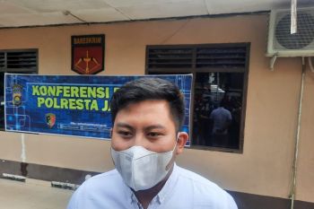 Polisi bubarkan tawuran pelajar dua SMK di Jambi