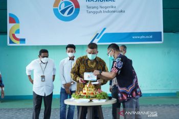 Peringati Hari Listrik Nasional ke-76, PLN Sumbar berbagi kebahagiaan