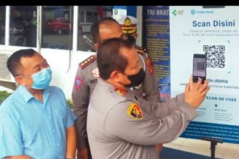 Polda Sumsel pasang alat scan 'QR Code' di pintu ruangan pelayanan