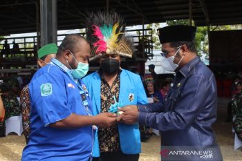 Bupati Biak Herry Naap minta pemuda bersatu bangkit dan berinovasi