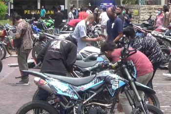 Polisi sita puluhan kendaraan berknalpot "brong"