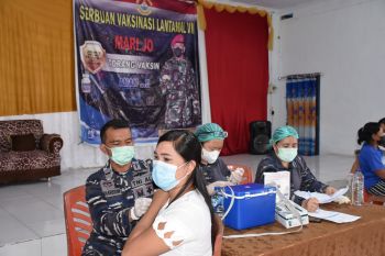 Lantamal VIII gelar vaksinasi masyarakat maritim pesisir timur Sulut