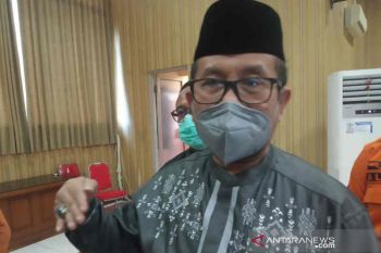 Bupati Cirebon minta masyarakat segera vaksin tangkal prediksi gelombang ketiga