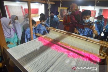 Pameran Songket Minangkabau