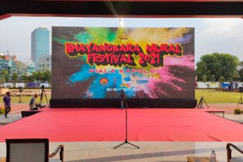 10 muralis tampilkan mural kritikan Polri hari ini