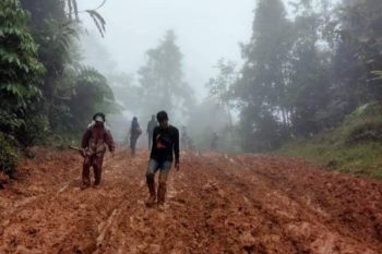 Warga Majene galang dana bangun jalan