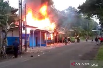 Kebakaran di Palabuhanratu Sukabumi hanguskan kios grosir sembako