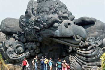 PANDEMI MOMENTUM UNTUK BENAHI PARIWISATA BALI