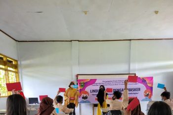 FKM Unhas edukasi murid SD gunakan masker saat PTM di sekolah