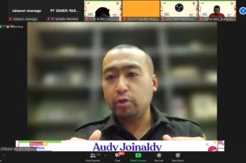 Dua pengusaha berbagi sukses berwirausaha pada webinar PT Semen Padang