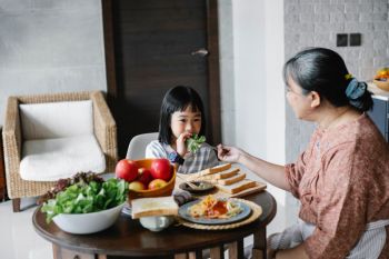 Kiat mengatur menu diet vegan kepada anak