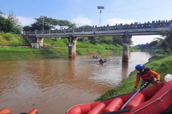 Tim SAR memperluas pencarian bocah yang tenggelam di Duren Sawit