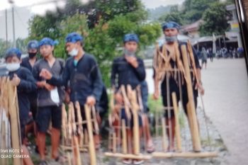 Warga Badui masih tampilkan tari "ngalage" saat tanam padi