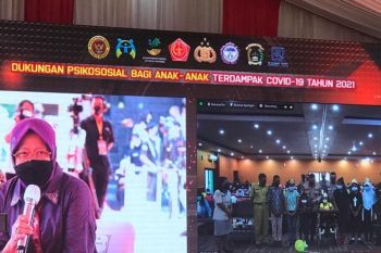 Menteri Sosial Rismaharini beri dukungan psikososial pada anak terdampak COVID-19