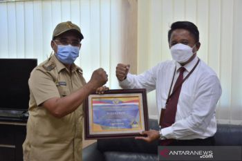 Pemkot Kupang dapat penghargaan dari Menteri Keuangan RI