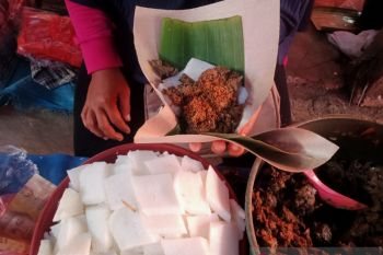 Lontong kariang, kuliner khas Bonjol yang bertahan ratusan tahun