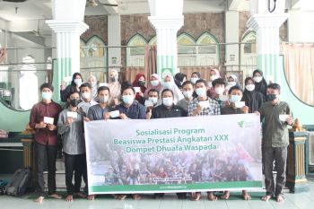 Dompet Dhuafa Waspada salurkan beasiswa untuk 26 mahasiswa berprestasi di Sumut