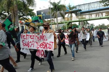 Kader HMI MPO Pekanbaru gerudug DPRD Riau