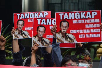 RSM meminta KPK serahkan kasus dugaan korupsi bansos ke Kejagung