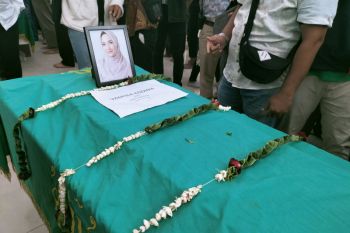 Jenazah Vanessa Angel dan suami akan dishalatkan di Masjid Permata Qolbu