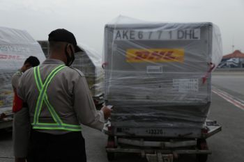 Pemerintah terus mendatangkan vaksin COVID-19 agar target 70 persen tercapai