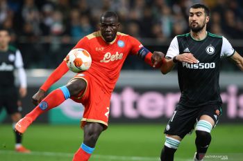 Napoli dan Frankfurt perbesar peluang 16 besar