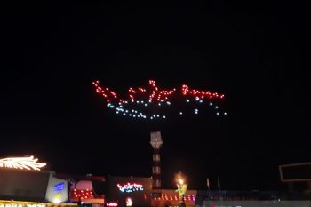 Atraksi lampu drone meriahkan pembukaan Peparnas XVI Papua 2021