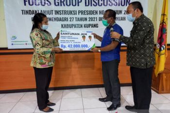 Pemkab Kupang gencarkan edukasi prokes cegah gelombang tiga COVID