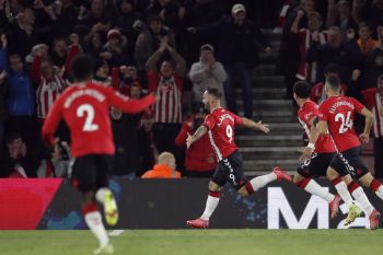 Armstrong membawa Southampton perpanjang derita Villa
