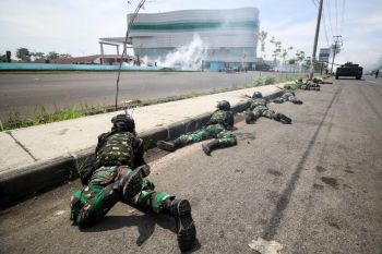 Wakasal tinjau langsung latihan operasi perang kota Marinir di Sidoarjo