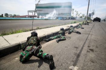 Wakasal tinjau langsung latihan operasi perang kota Marinir di Sidoarjo