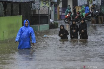 Sumbar diminta waspadai hujan lebat berisiko timbulkan banjir