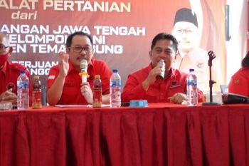 PDIP Temanggung salurkan bantuan alat pertanian