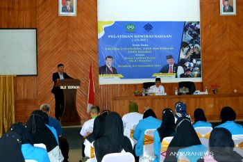 30 mahasiswa IAIN Kendari ikuti pelatihan kewirausahaan di BLK Kendari