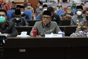 Bupati Lampung Selatan sampaikan KUA PPASD APBD TA 2022