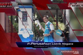 Pacu Ekosistem Kendaraan Listrik melalui SPKLU, PLN Raih Penghargaan GridOto Awards 2021
