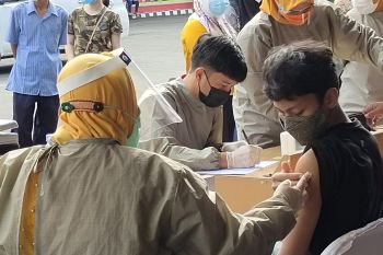 IDI: Vaksinasi usia 6-11 tahun berikan proteksi COVID-19 pada anak