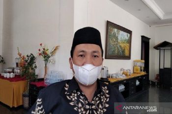 Ratuasan calon haji Sultra tarik setoran pendaftaran haji