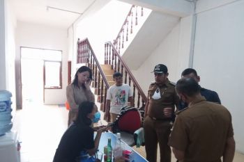 Camat di Bukittinggi ciduk WNA diduga ilegal di sebuah ruko