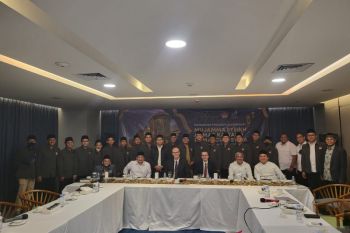 Ikatan Alumni Syam Indonesia lepas keberangkatan 31 mahasiswa ke Suriah