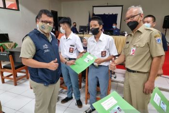 Penonaktifan NIK warga di luar DKI permudah penyaluran bansos