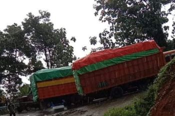 Dua truk mogok akibatkan Jalur Trans Sulawesi poros Mamuju-Majene Sulbar macet