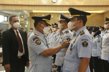 28 Pejabat Administrasi dan 1 Pejabat Fungsional Kanwil Kemenkumham Jateng dilantik