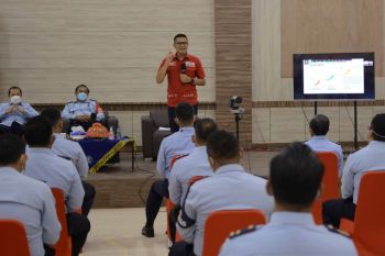 Staf Ahli Menkumham beri penguatan pembangunan Zona Integritas di Kemenkumham Sulsel